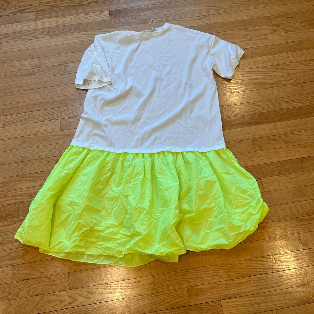 Two Twin Style casual dress.